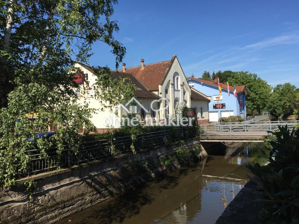 Blick auf Brücke und Insel
