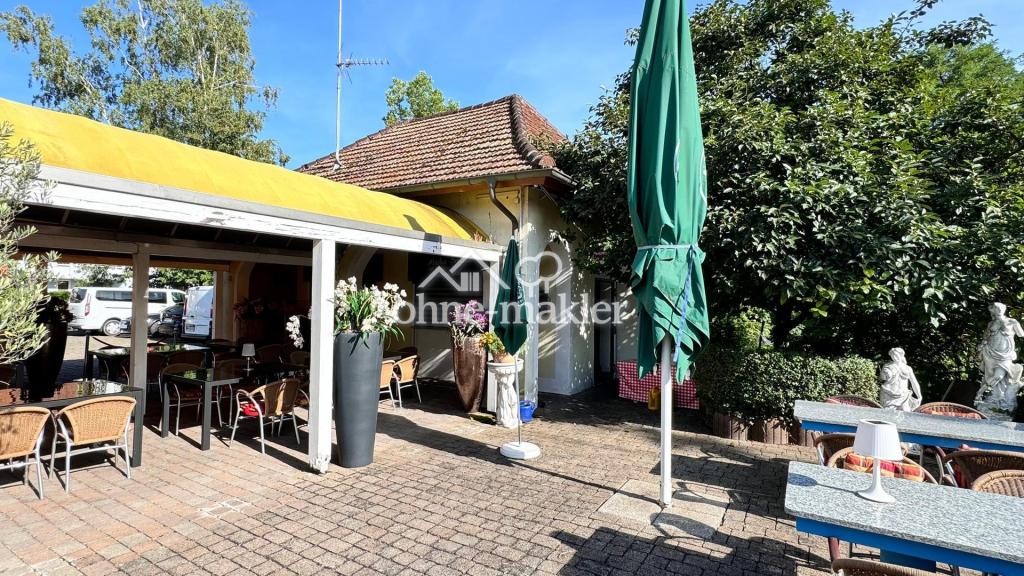 Biergarten mit Überdachung
