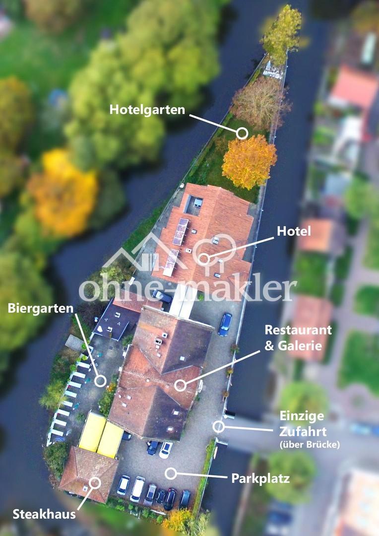 Luftbild Insel mit 3 Gebäuden