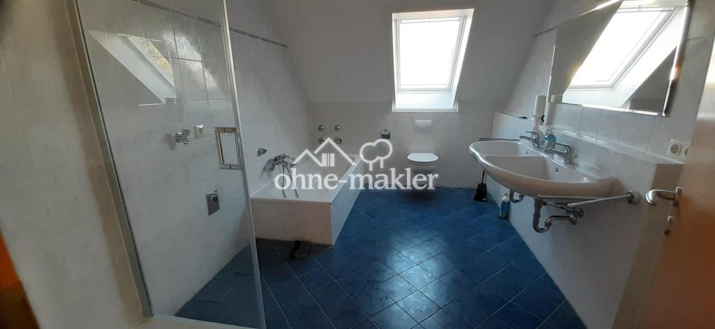 Von privat: Helle 3 Zi. DG-Wohnung bei Olching, Balkon, TG, fußläufig S3 - Photo 1