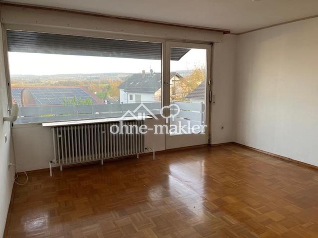 Schlafzimmer m Balkon