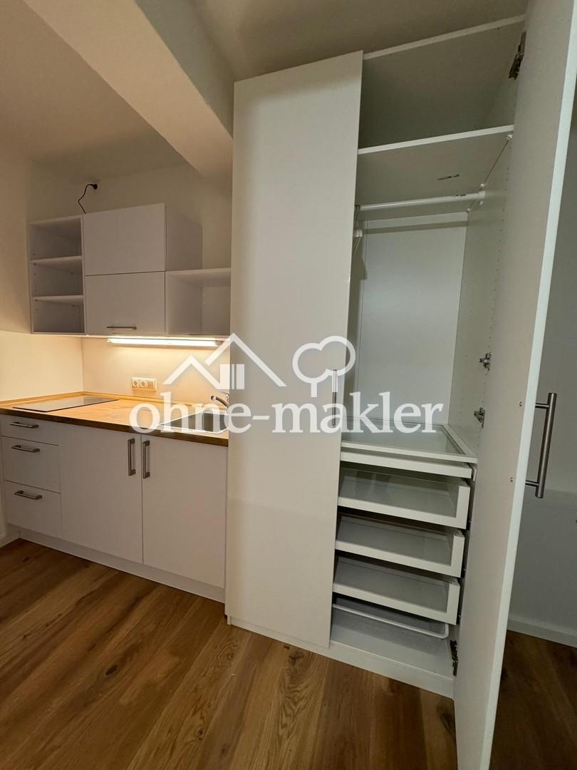 Kleiderschrank