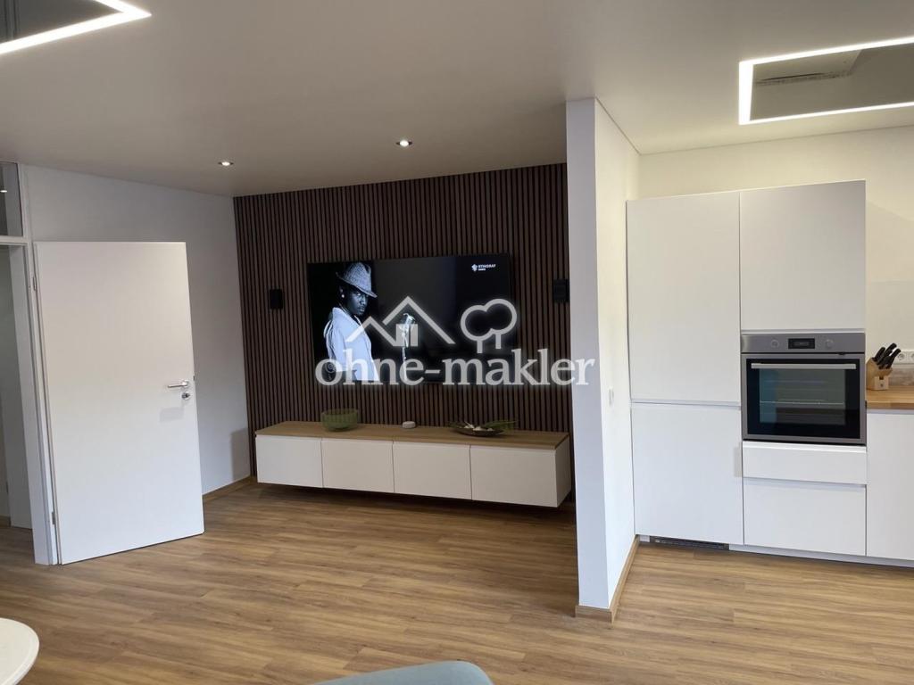 Geschmackvolle, vollst. renovierte 2-Raum-Wohnung mit geh. Innenausstattung mit Balkon und EBK - Photo 3