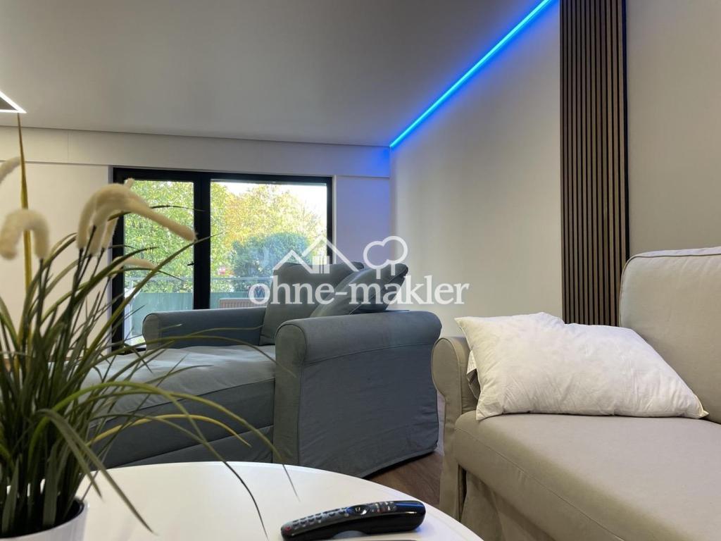 Geschmackvolle, vollst. renovierte 2-Raum-Wohnung mit geh. Innenausstattung mit Balkon und EBK - Photo 2
