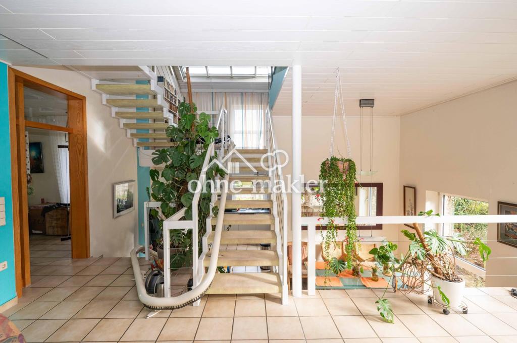 Treppe zur "Bibliothek"