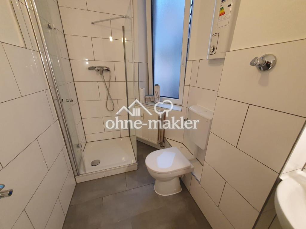 Frisch renovierte 1-Zimmer-Wohnung mit großer Küche in Essen - Photo 2