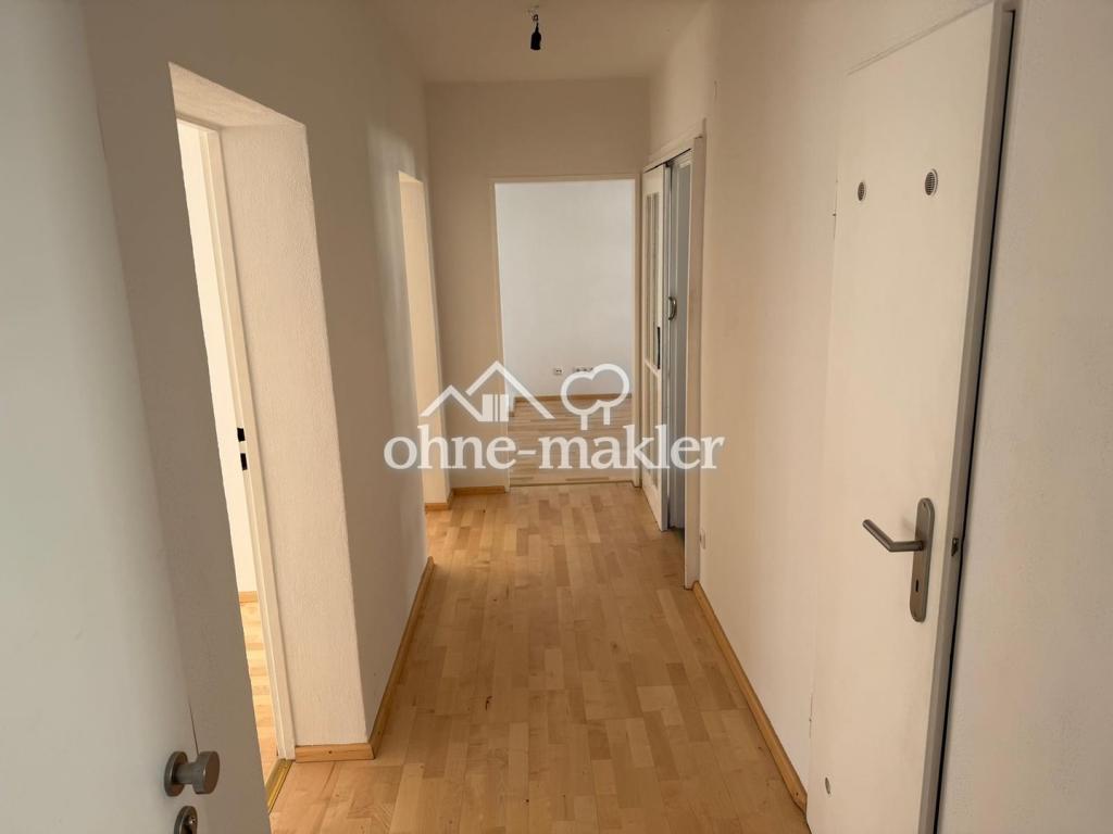 Flur - Blick in die Wohnung