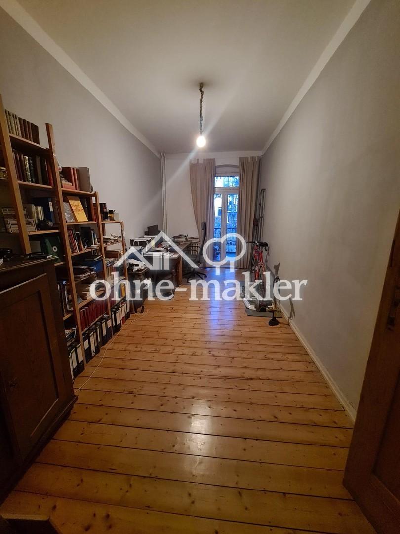 AZ mit Zugang zum Balkon