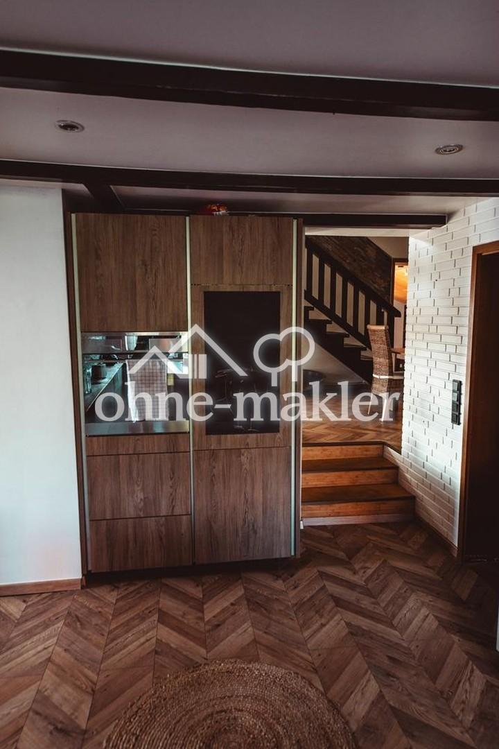 Küche mit Blick ins Esszimmer