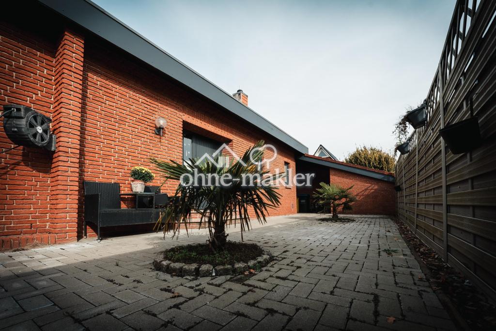Hausseite mit Haupteingang