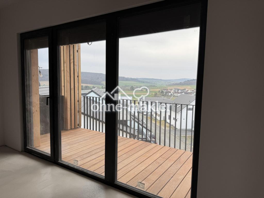 Blick Schlafzimmer + Balkon