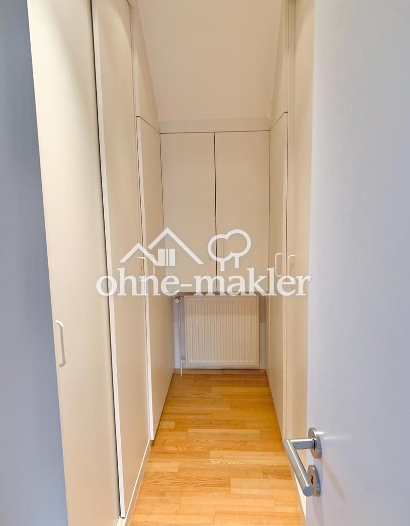 OG: Ankleide