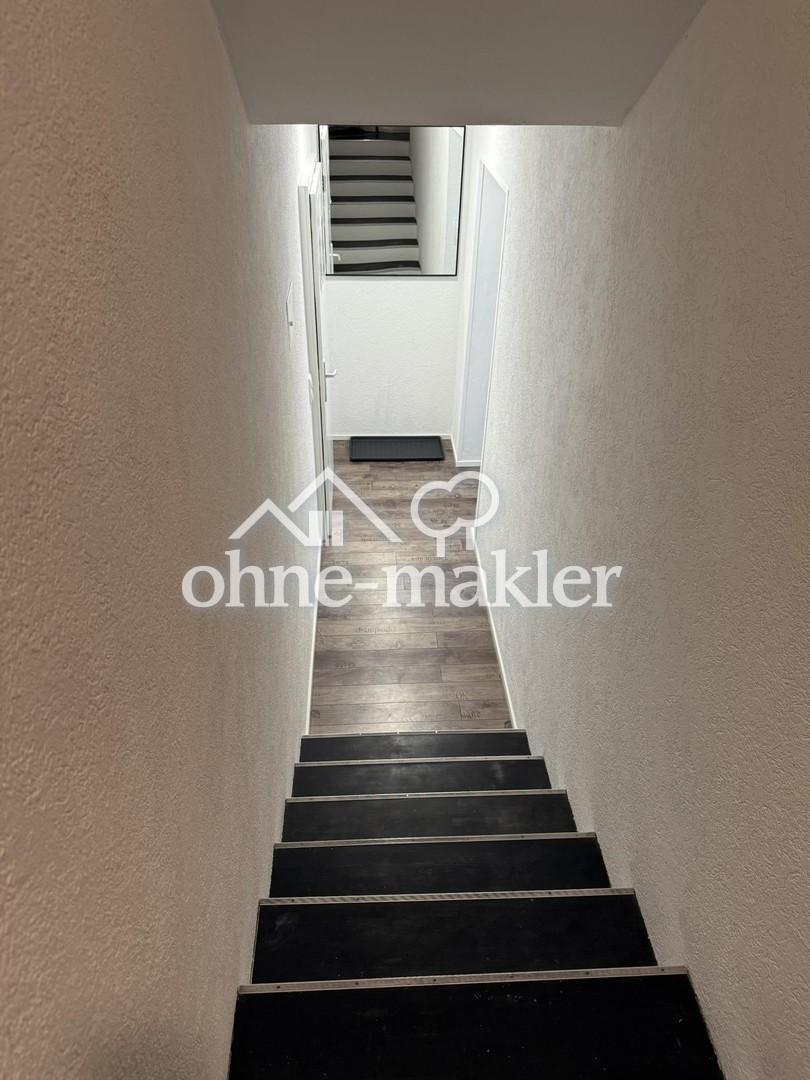 Treppe runter Eingangsbereich