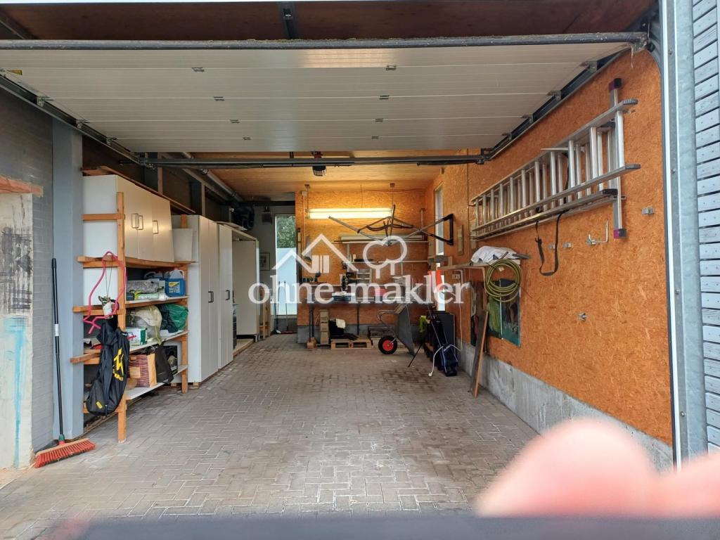 Garage mit Aufzug zum Wohnraum