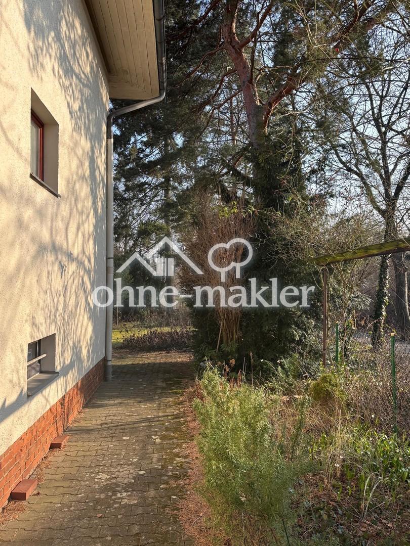 Giebelweg zum Garten