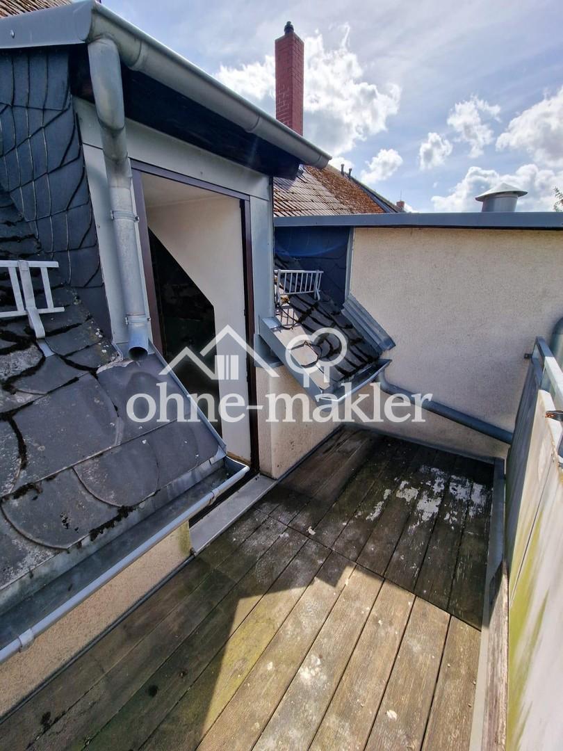 kleiner gemütlicher Balkon