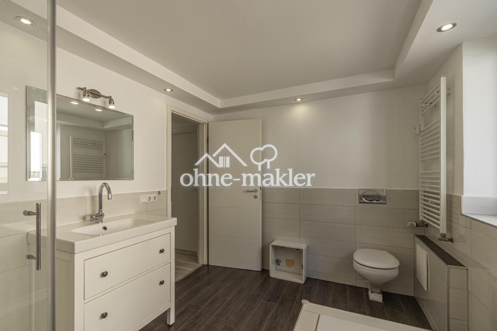 großes Badezimmer