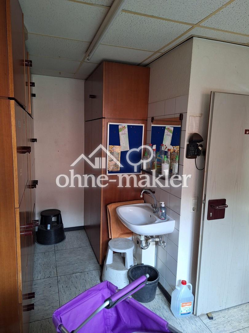 Personalraum mit Lavabo