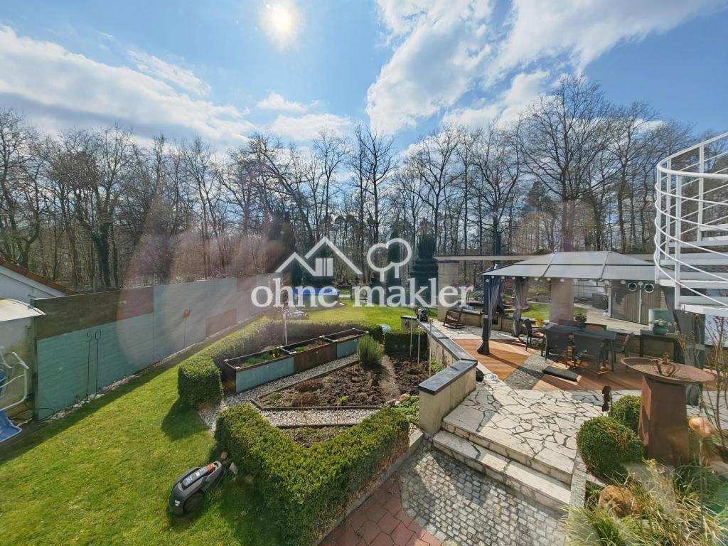 Gartenblick vom Wohnzimmer