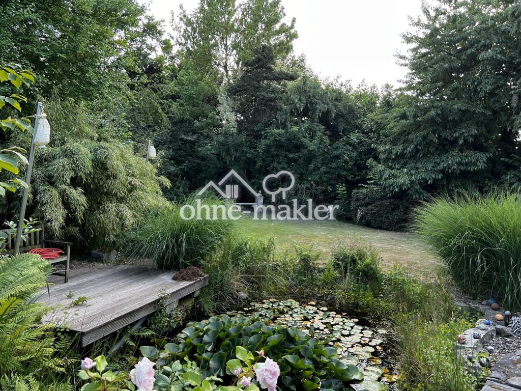 Teich mit Sitzecke