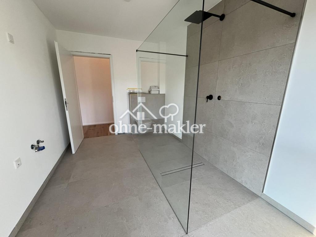 Bad Master Bedroom
