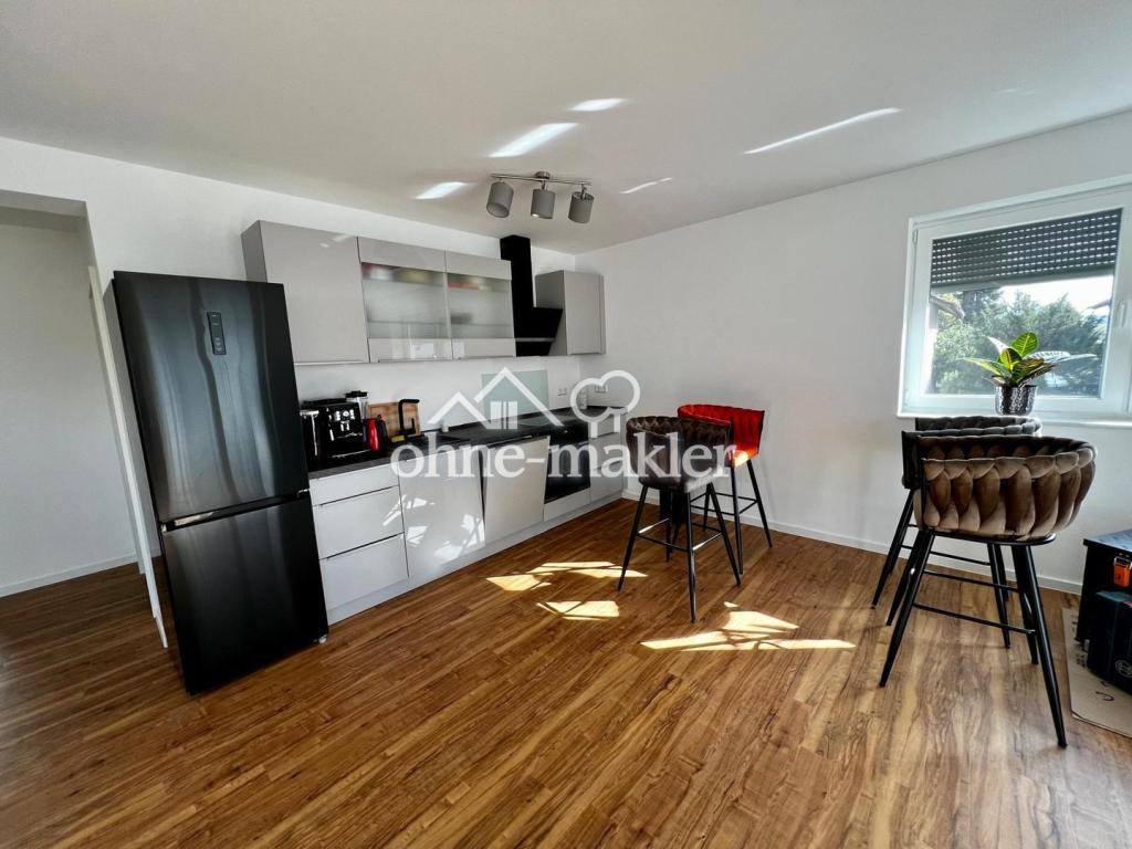 Neuwertige 67 m² Wohnung: exklusive 2,5 Zimmer Wohnung in Bad Schönborn mit Balkon - Photo 2