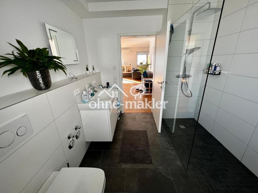 Neuwertige 67 m² Wohnung: exklusive 2,5 Zimmer Wohnung in Bad Schönborn mit Balkon - Photo 3