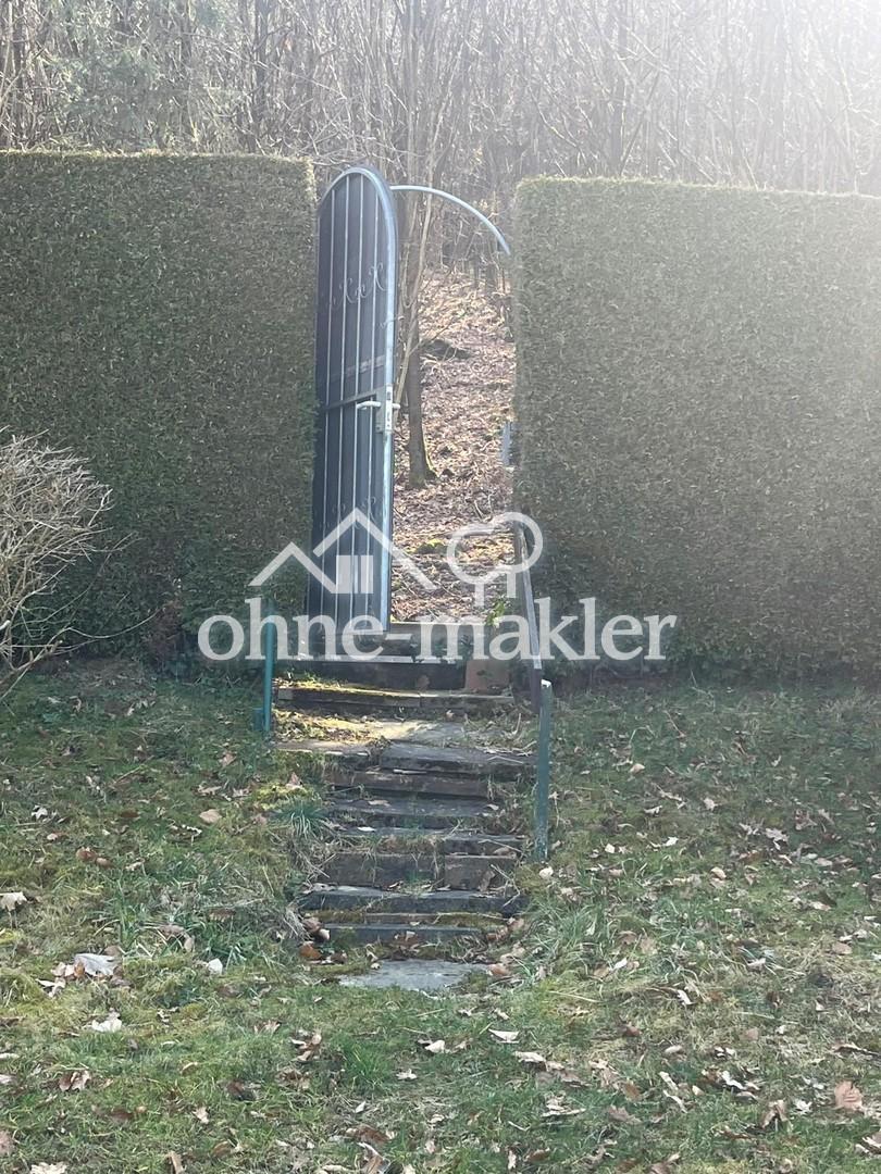 Gartentor zum Waldweg