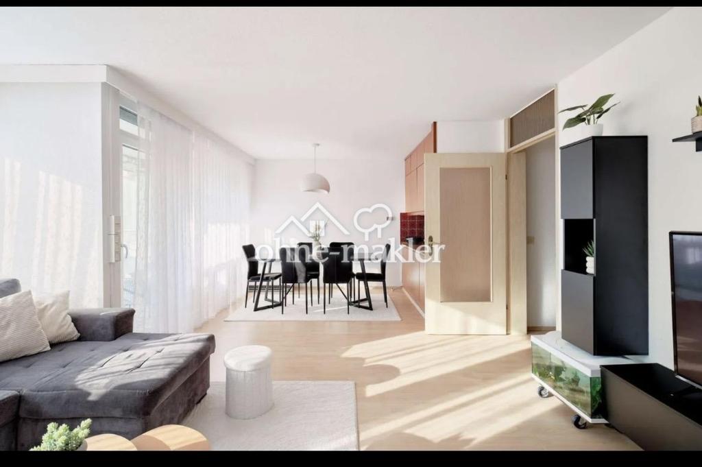 Sonnige 2,5-Zimmerwohnung mit Westbalkon & TG-Stellplatz - Foto 1