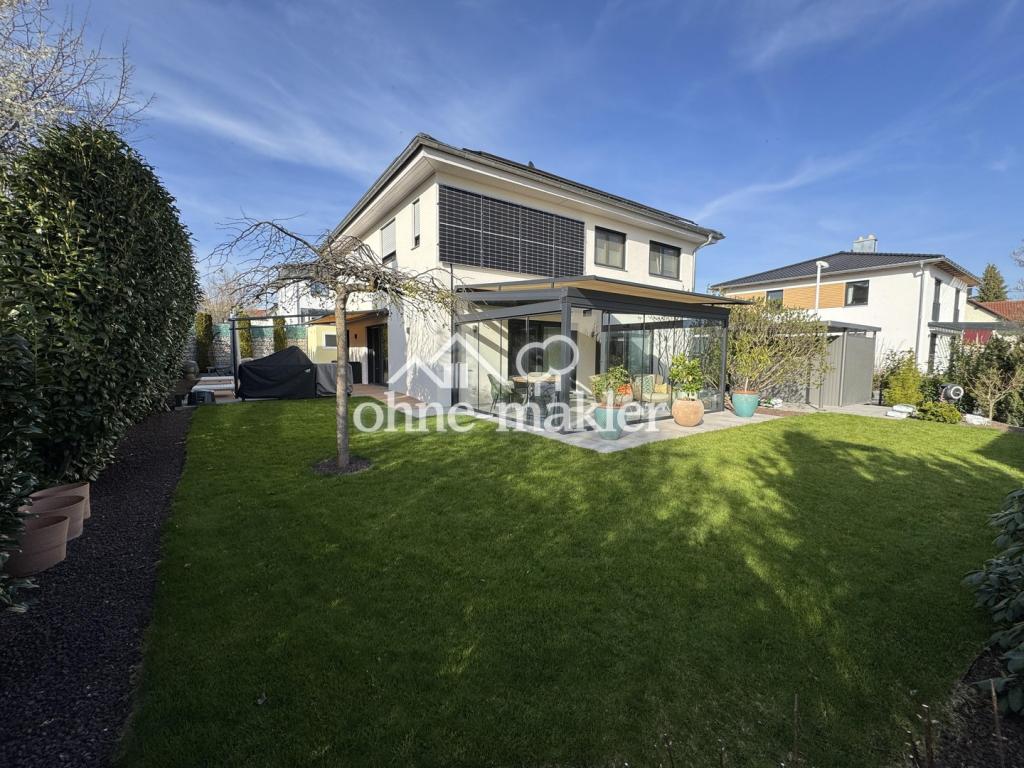 Stadtvilla mit Sommergarten