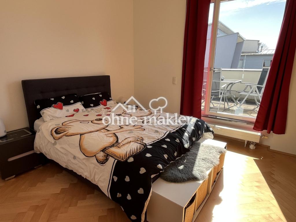 Schlafzimmer zur Dachterrasse