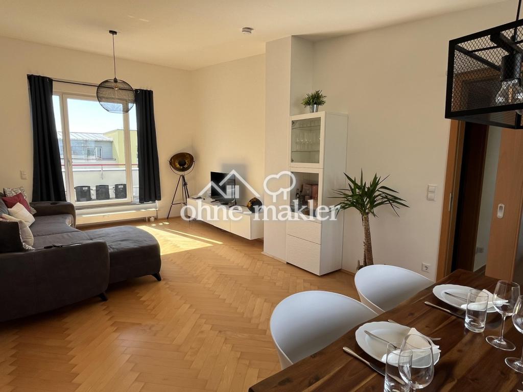 Wohnzimmer zur Dachterrasse
