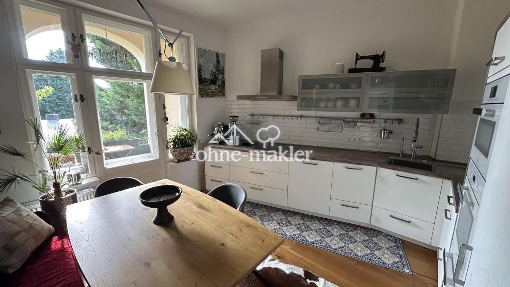 Küche mit Blick zur Loggia