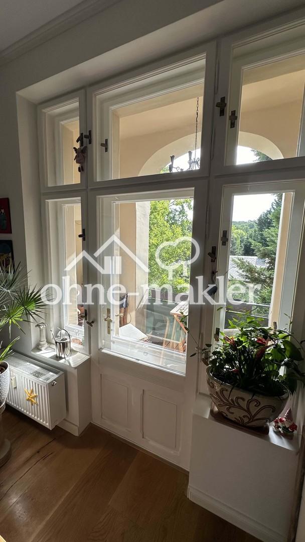Blick Küche in Loggia