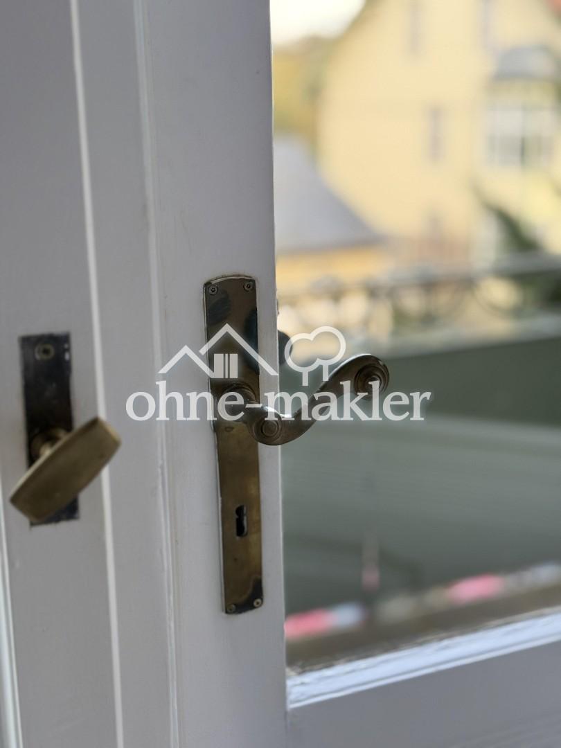 Detail Altbau (Balkon vorn)