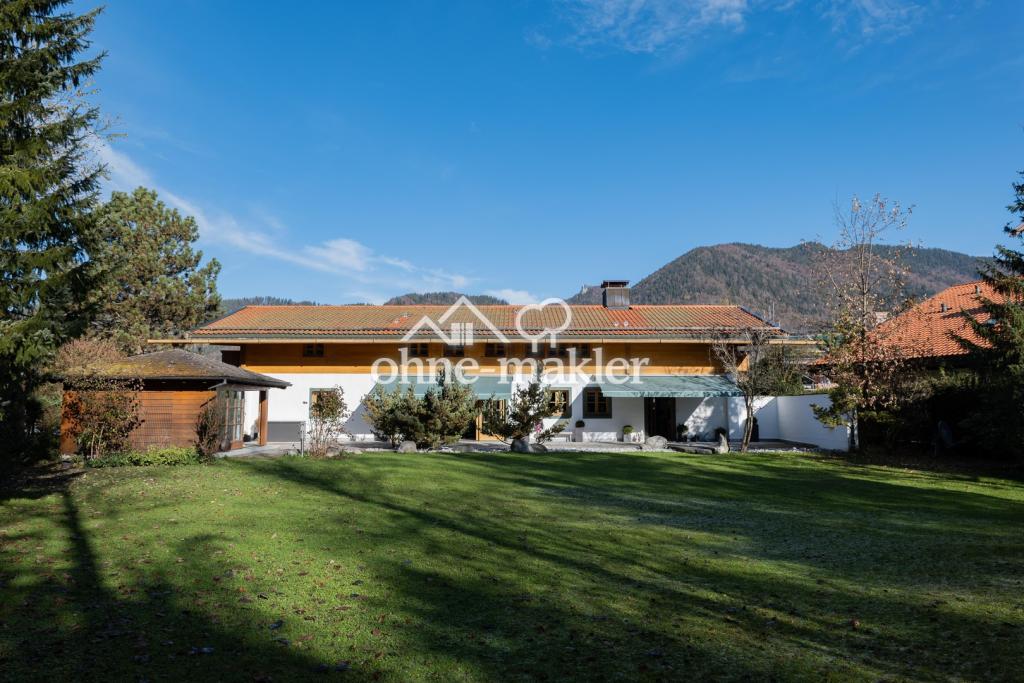 Blick vom Garten zum Haus