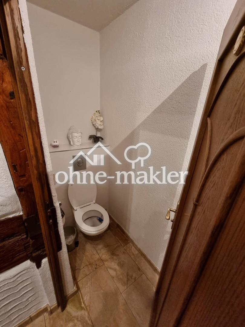 11) Kunden-WC