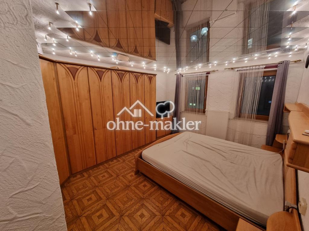 14) Schlafzimmer