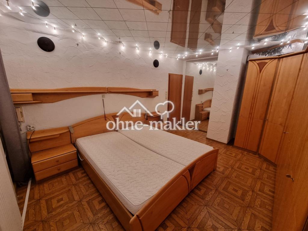 15) Schlafzimmer