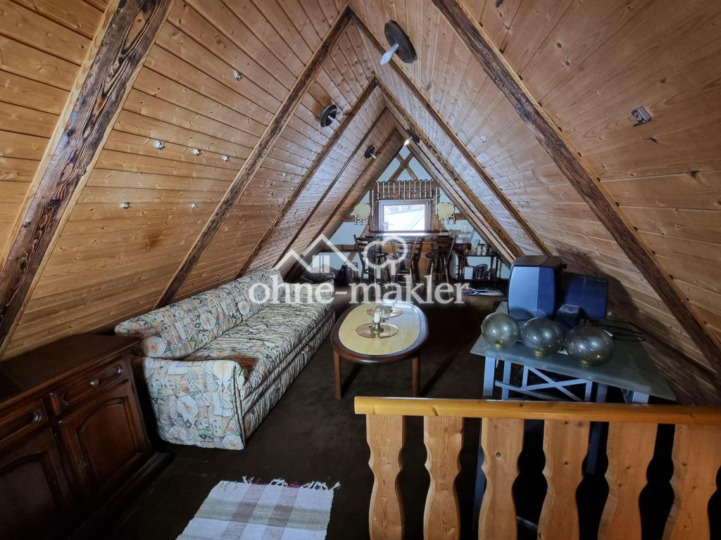 24) Partybühne Relaxbereich