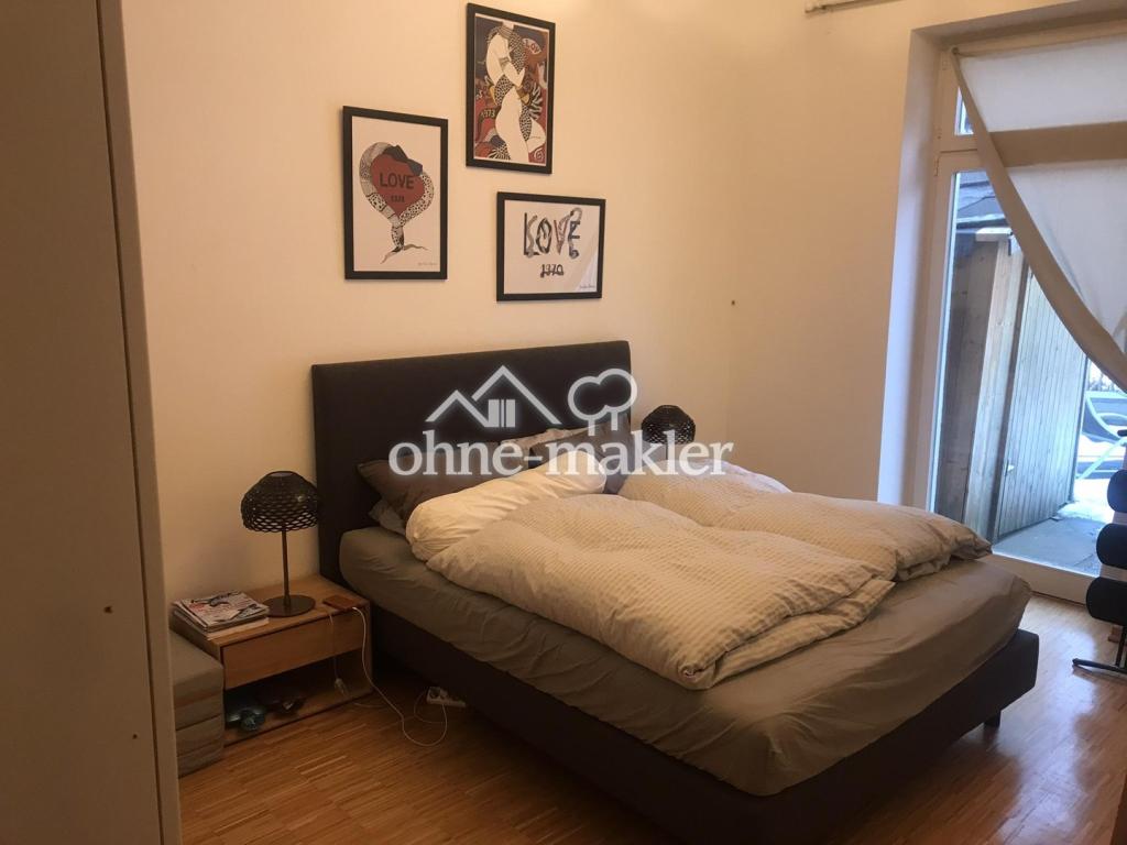Schlafzimmer 1