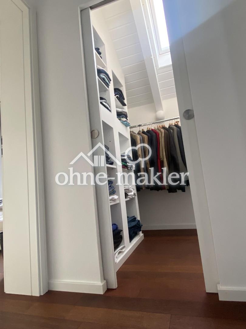 Begehbarer Kleiderschrank