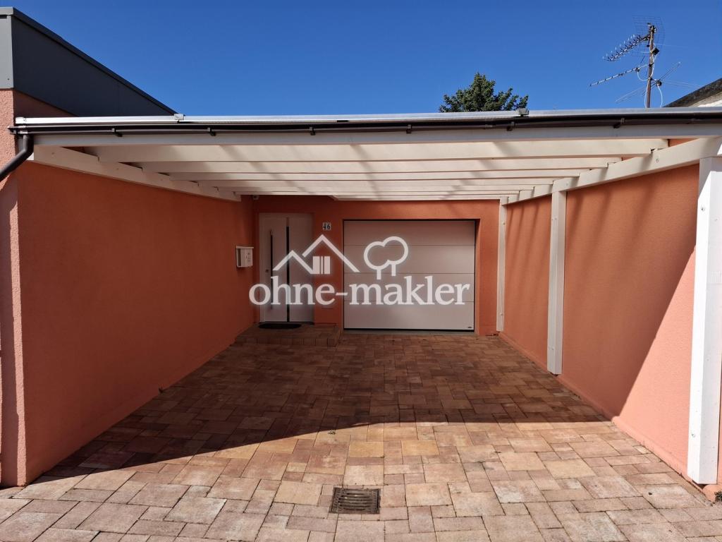 Carport mit Eingangsbereich