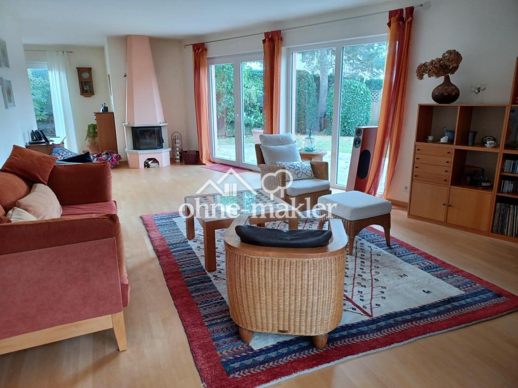 Wohnzimmer mit Kamin