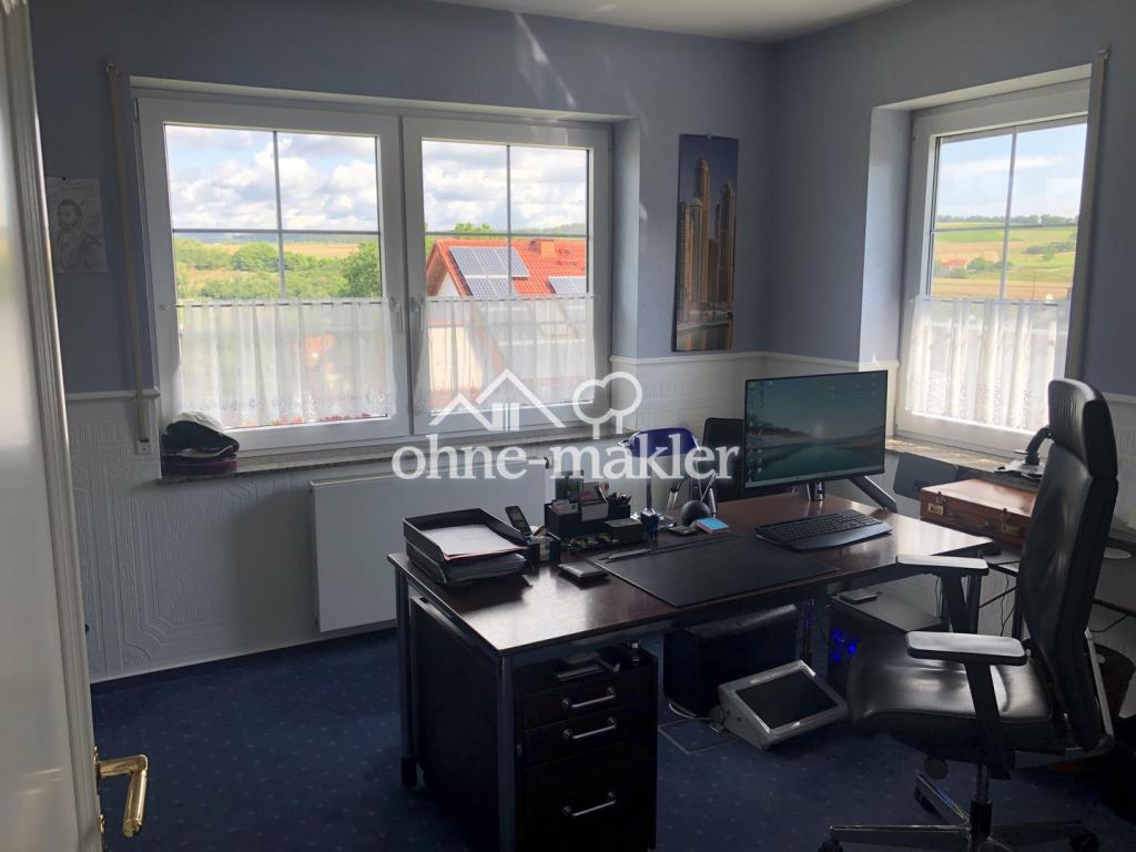 Büro EG