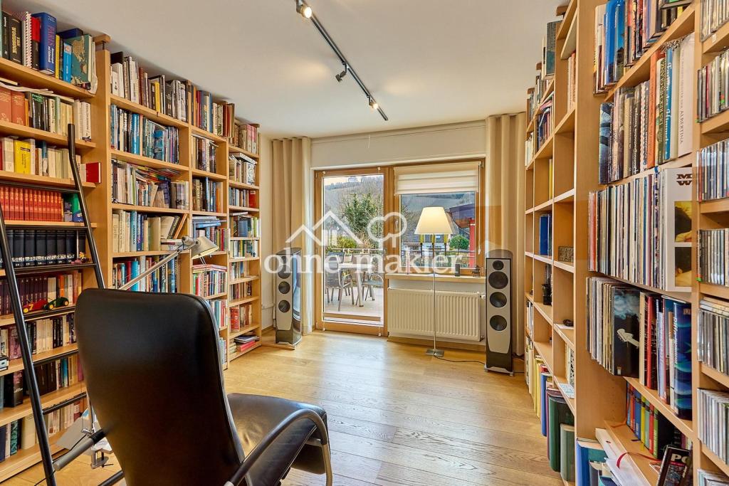 Lesezimmer/Esszimmer