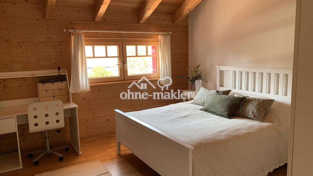 Schlafzimmer 1 