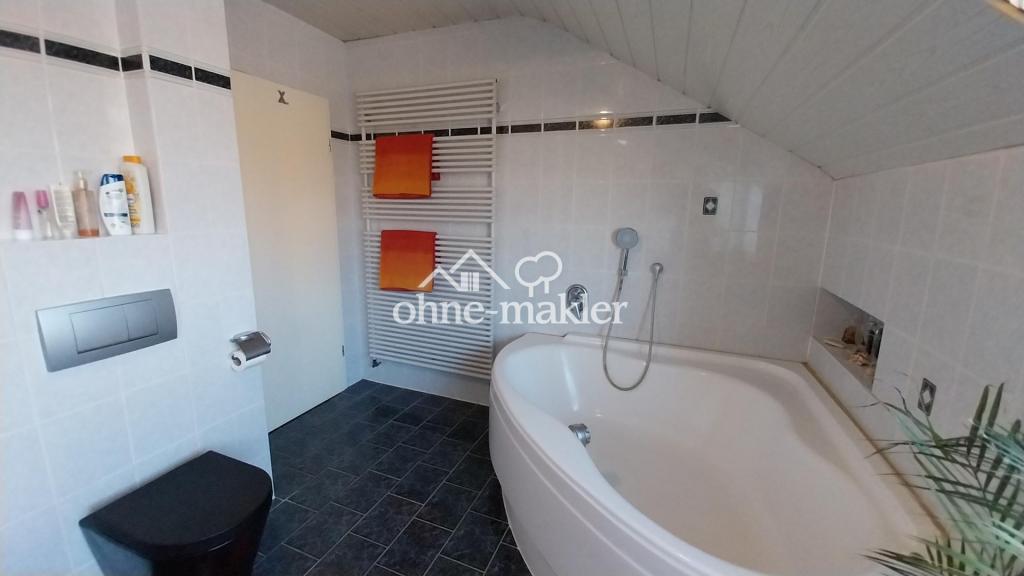 (Eltern-)Badezimmer