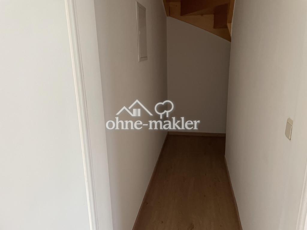 Abstellraum unter Treppe