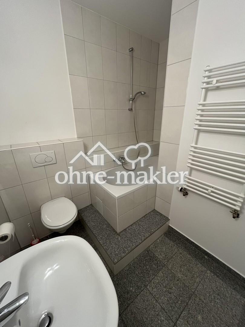 Badezimmer 2 mit Badewanne